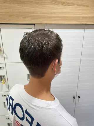ショート カラー メンズ 中嶋 紘夢のヘアスタイル