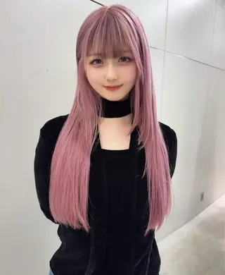 ロング カラー GEM YURI ハイトーンカラーのヘアスタイル
