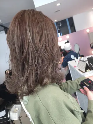 ミディアム 所渉/韓国レイヤー /ウルフカットのヘアスタイル