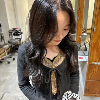 ロング カラー 小木曽 里華のヘアスタイル