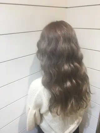 ミディアム ロング カラー 鍵山 千秋のヘアスタイル