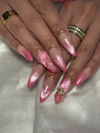 ネイル ✴︎ Delightのネイルデザイン