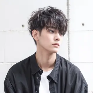 ミディアム パーマ メンズ イトウ ヒカルのヘアスタイル