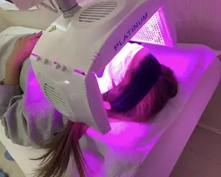 カラー キッズ ネイル パーマ ヘアアレンジ メンズ マツエク・マツパ アイブロウ ロング ライトビューティー 錦糸町店のエステ・リラクイメージ