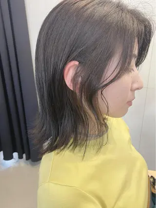 ミディアム カラー conne& ririのヘアスタイル