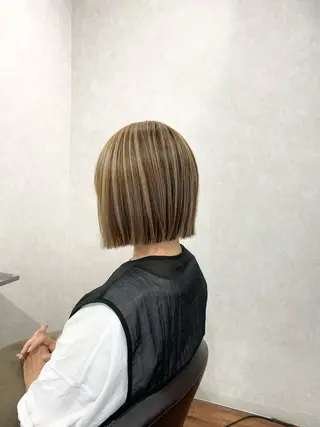 ミディアム _White所属・ＳＨＩ ＺＵのヘアスタイル