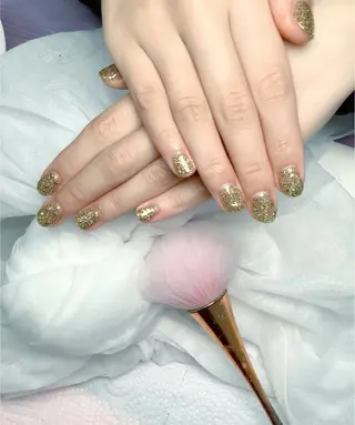 ネイル pink ladyサロン所属・べ にのネイルデザイン