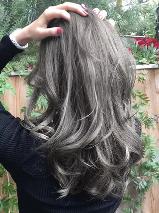 ロング カラー パーマ ヘアアレンジ Device ディバイスのヘアスタイル