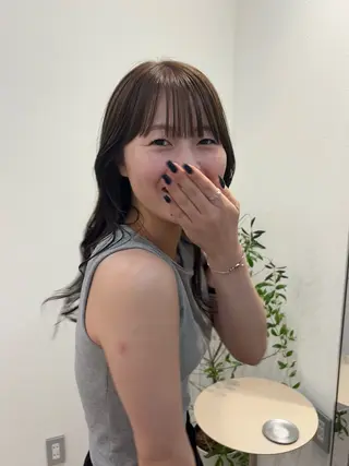 ロング カラー anna/ラフパーマ /くすみベージュのヘアスタイル