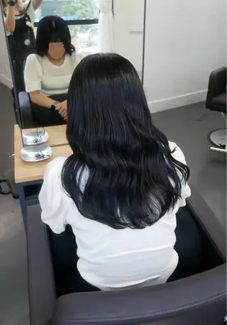 セミロング モリ ナツルのヘアスタイル