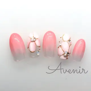 ネイル Avenir 表参道 nail＆eye予約のネイルデザイン