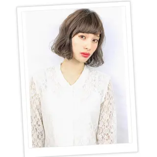 ショート カラー 荒木 依莉亜のヘアスタイル