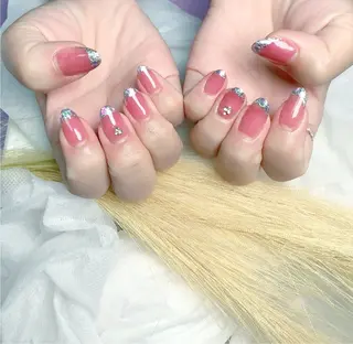 ネイル pink ladyサロン所属・べ にのネイルデザイン