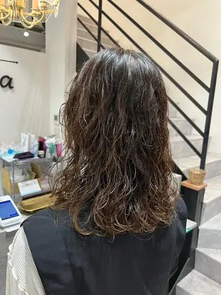 セミロング 山本 佳奈のヘアスタイル