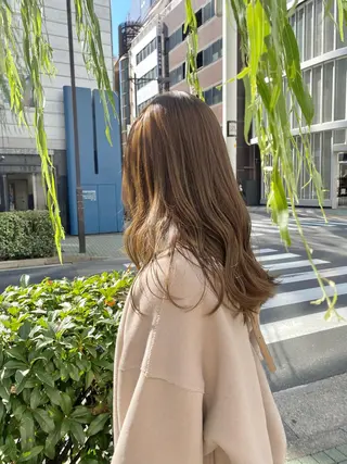 カラー ROMA銀座店所属・小林 萌生のヘアスタイル