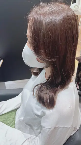 セミロング カラー ヘアアレンジ コテ巻き風パーマ 韓国風パーマ 無重力のヘアスタイル