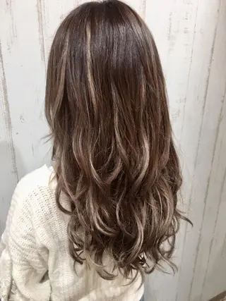 ロング カラー パーマ 大阪レミーエクステ チビ編み込みのヘアスタイル