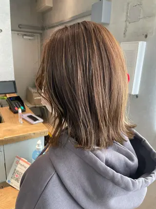 セミロング カラー しのはら まどかのヘアスタイル