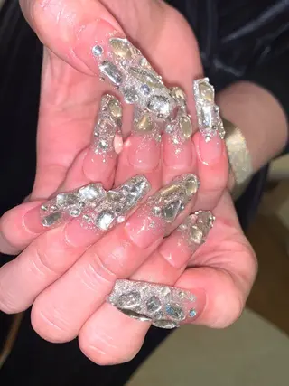 ネイル NES NAIL所属・さゆり￤推しキャラ ￤ロングネイル🩷のネイルデザイン