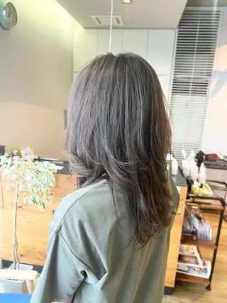 セミロング カラー 堀 望美のヘアスタイル