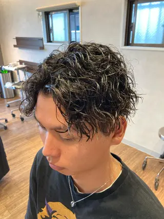 ショート パーマ 橋本 和弥のヘアスタイル