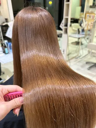 ロング カラー ハイトーン/ブリーチ Nozomiのヘアスタイル