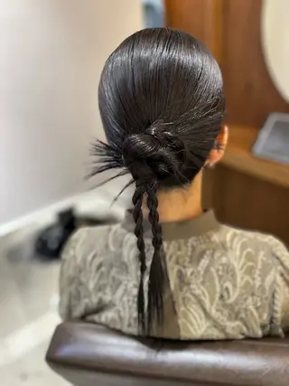 セミロング ヘアアレンジ Miku 🦔 / ヘアセットのヘアスタイル