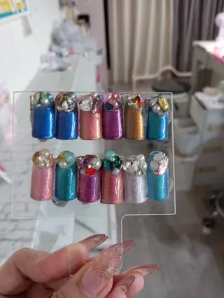 ネイル VANNAILSALON 本厚木店所属・VANNAIL 本厚木店のネイルデザイン