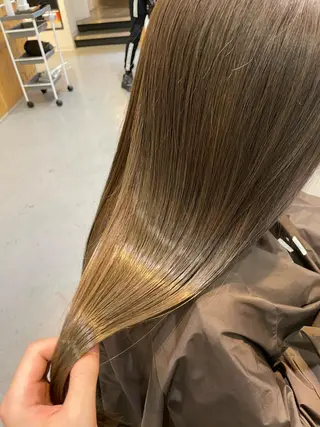 ロング カラー 岩戸 新のヘアスタイル