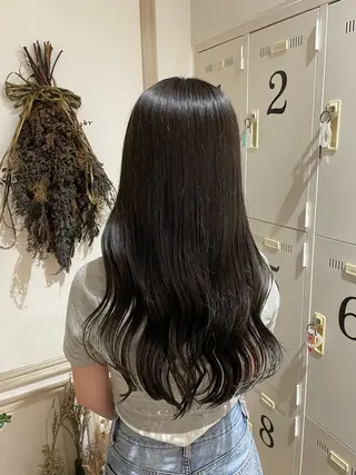 ロング カラー merc.谷本 澪のヘアスタイル