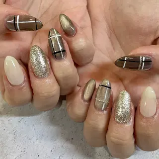 ネイル LUNI（シェアサロンHeartSpace内）所属・LUNI 久屋大通 ˚✧₊⁎/ yuriのネイルデザイン