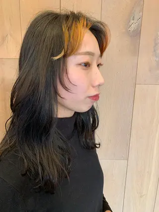 セミロング Aya/四条烏丸/ インナーカラーのヘアスタイル