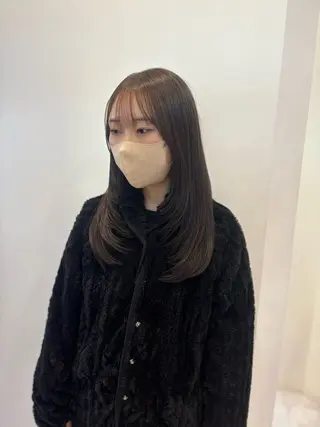 ロング MONA HIYORIのヘアスタイル