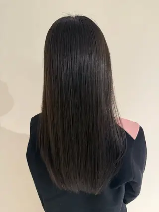 セミロング AVANCE emiのヘアスタイル