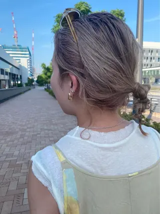 ミディアム カラー ヘアアレンジ re naのヘアスタイル