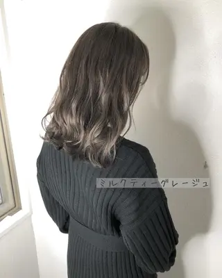 ミディアム カラー しゅうさん🍝 麻田秀太郎のヘアスタイル