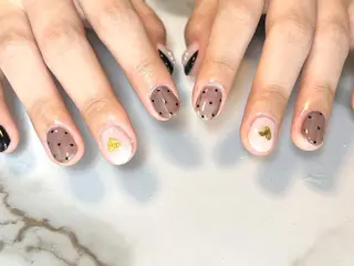 ミディアム ネイリスト シンのネイルデザイン