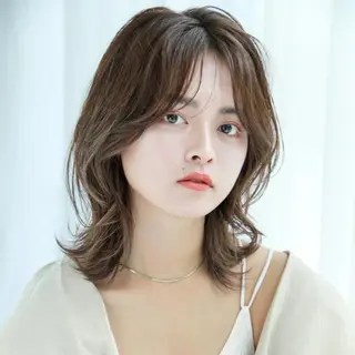 ミディアム 🫧FERIA北千里 🫧のヘアスタイル