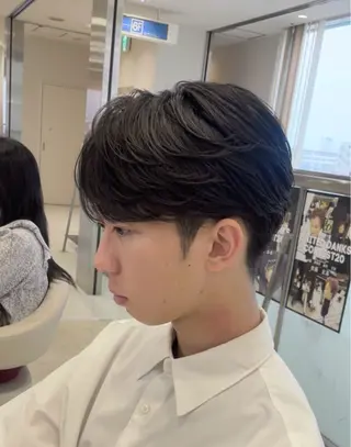 メンズ センターパート職人 ‪✂︎‬ トモキのヘアスタイル