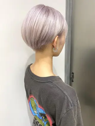 ショート カラー 艶ハイトーンブリーチ 🌈小林侑雅のヘアスタイル