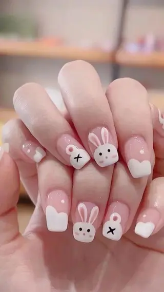 ネイル EMI ANA.CHUOのネイルデザイン