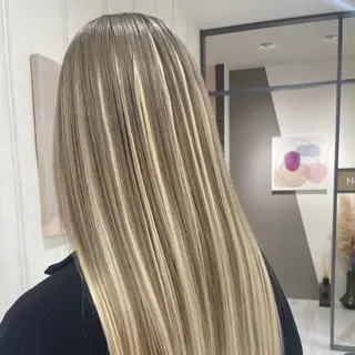 ロング EARTH富山婦中店 2026新卒20万〜のヘアスタイル