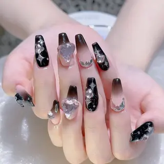 ネイル Queens テイのネイルデザイン