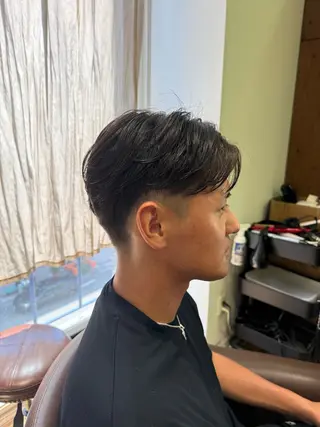 ショート パーマ メンズ 溝口 槙里也のヘアスタイル