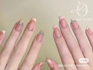 ネイル 佐藤 友香のネイルデザイン