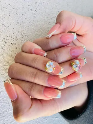 ミディアム ネイル ✴︎ Delightのネイルデザイン