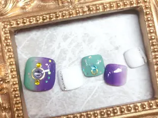 ネイル マジックミラー所属・マジック ミラーのネイルデザイン