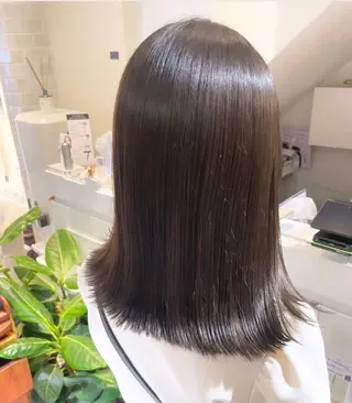 セミロング カラー 矢幡 栞菜のヘアスタイル