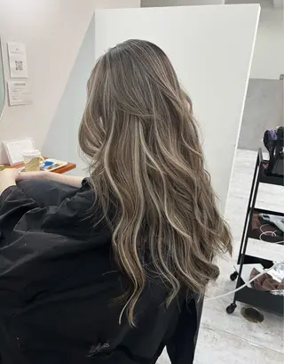 ロング カラー ROBIN所属・指名数No.1 /NAOYAのヘアスタイル