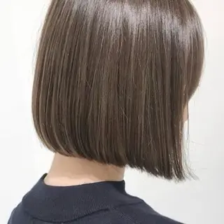 ミディアム 佐々木 彩花のヘアスタイル